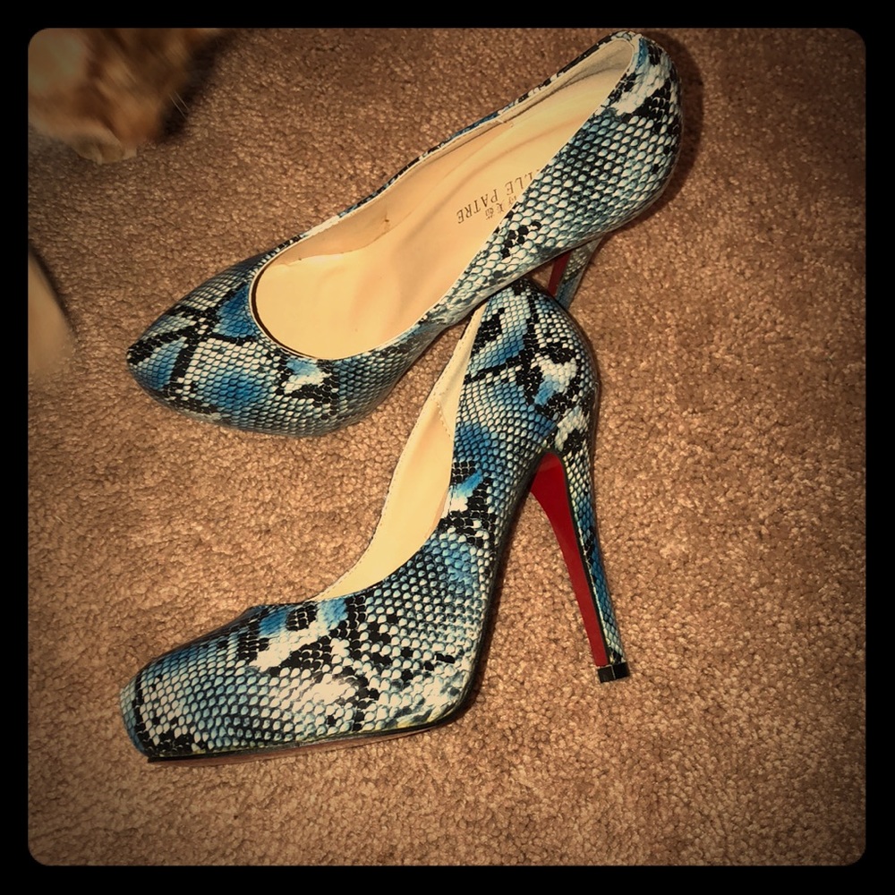 E Felle Patre Faux Snake Skin Stilettos